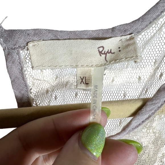 Rye Sleeveless Lace Blouse Tank, X-Large - Picture 6 of 11